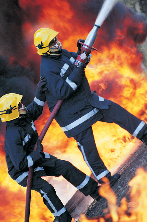 Les vêtements de protection utilisés par les pompiers utilisent des revêtements en silicone